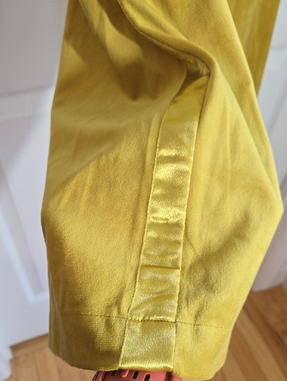 7 For All Mankind Wide Leg Pants in Mustard Yellow - Picture 4 of 10